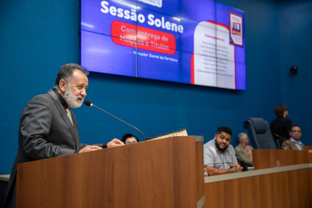 Câmara entrega Título e Moções durante solenidade Câmara entrega Título e Moções durante solenidade