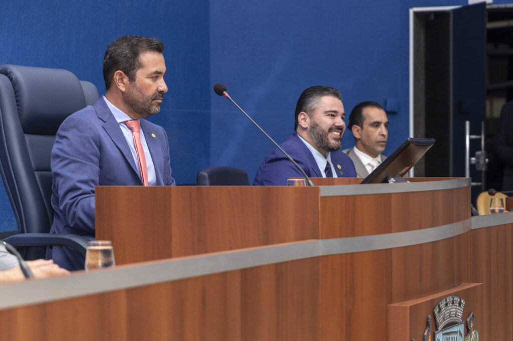 Advogados recebem a “Comenda Mérito à Ordem” em solenidade na Câmara de Vereadores