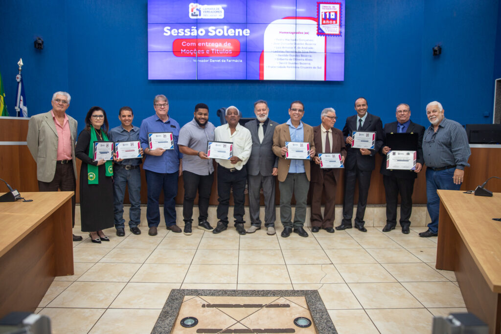 Câmara entrega Título e Moções durante solenidade Câmara entrega Título e Moções durante solenidade