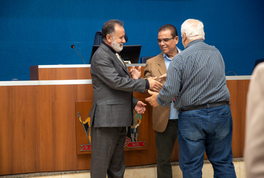 Câmara entrega Título e Moções durante solenidade Câmara entrega Título e Moções durante solenidade