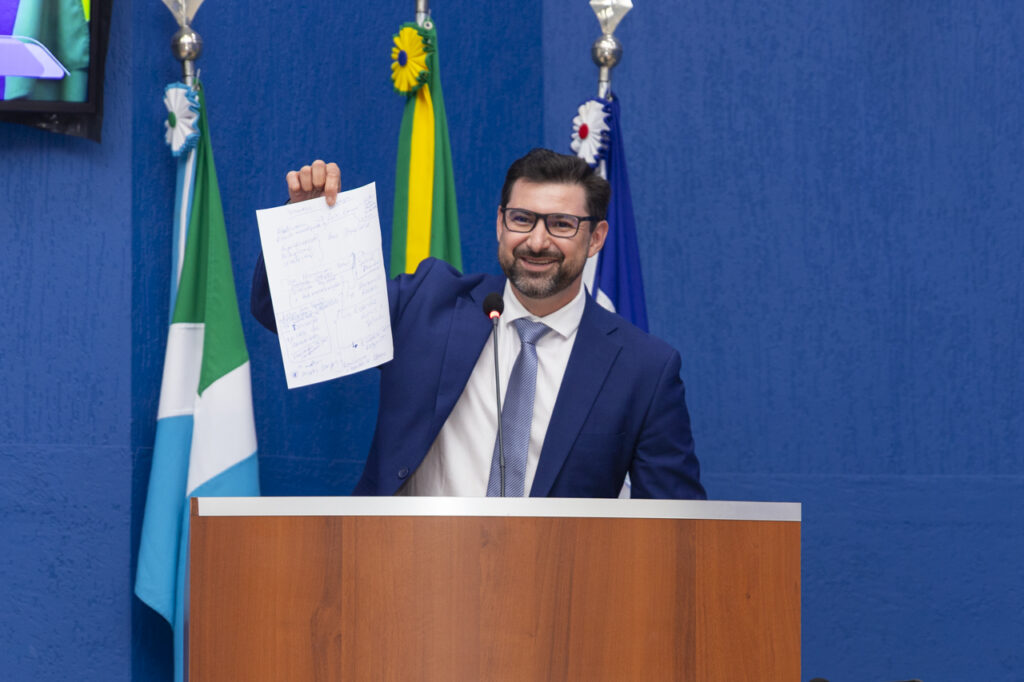 Advogados recebem a “Comenda Mérito à Ordem” em solenidade na Câmara de Vereadores