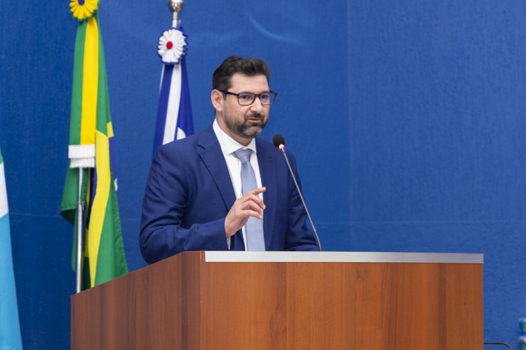 Advogados recebem a “Comenda Mérito à Ordem” em solenidade na Câmara de Vereadores