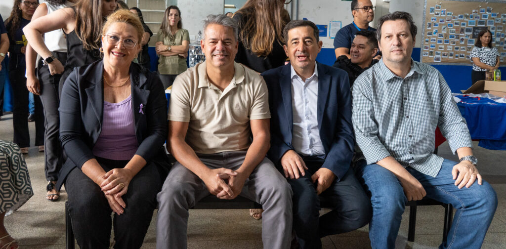 Vereadores participam de entrega dos kits escolares e Sala de Regulação