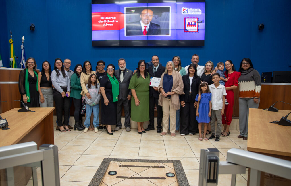 Câmara entrega Título e Moções durante solenidade Câmara entrega Título e Moções durante solenidade