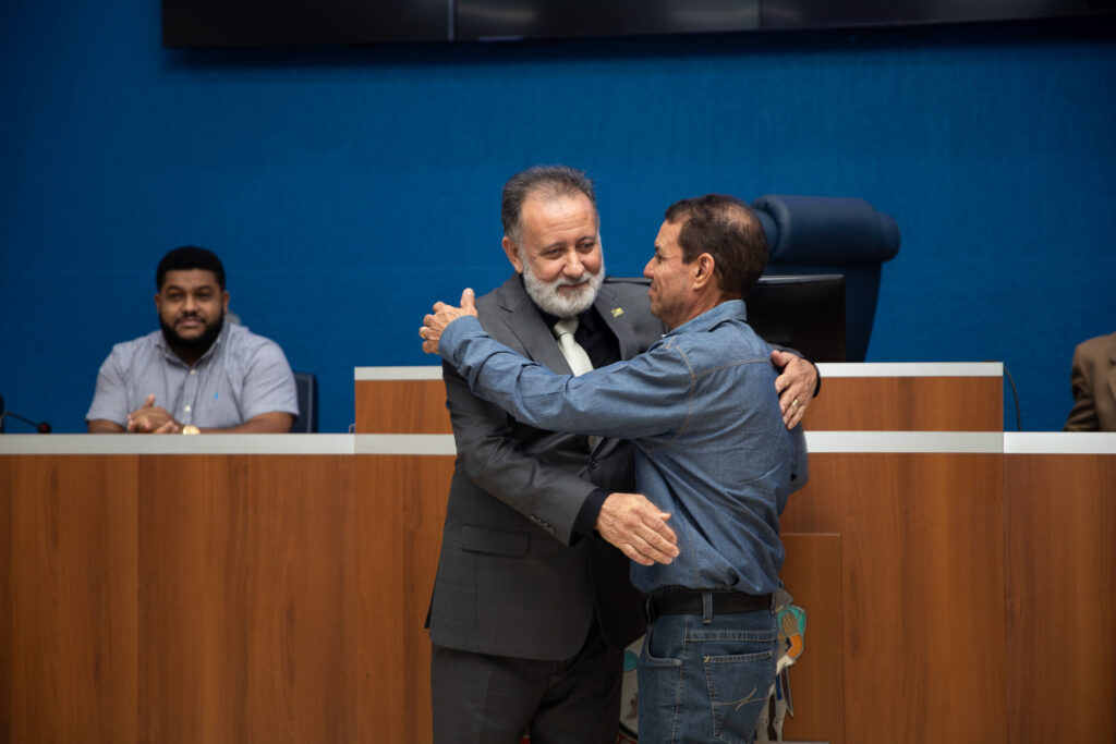 Câmara entrega Título e Moções durante solenidade Câmara entrega Título e Moções durante solenidade