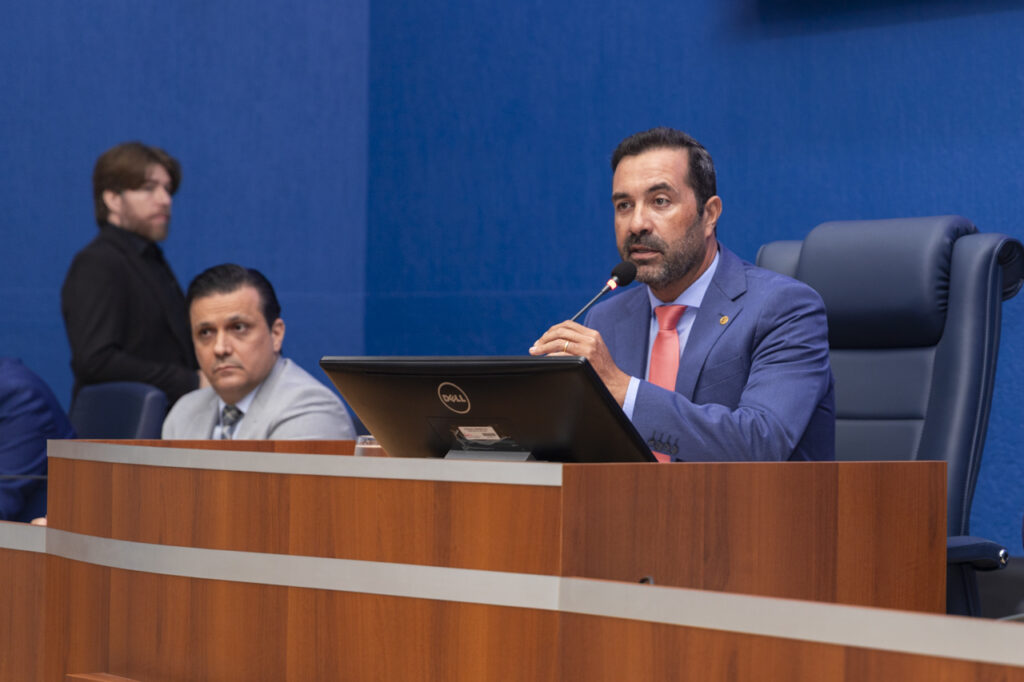 Advogados recebem a “Comenda Mérito à Ordem” em solenidade na Câmara de Vereadores