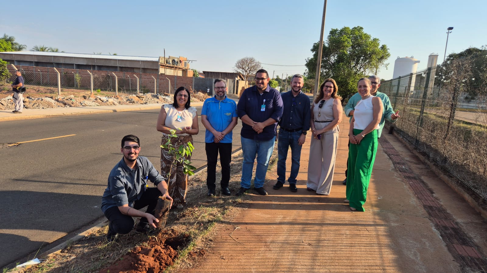 Hospital Regional da Costa Leste Magid Thomé realiza plantio de árvores pelo futuro sustentável