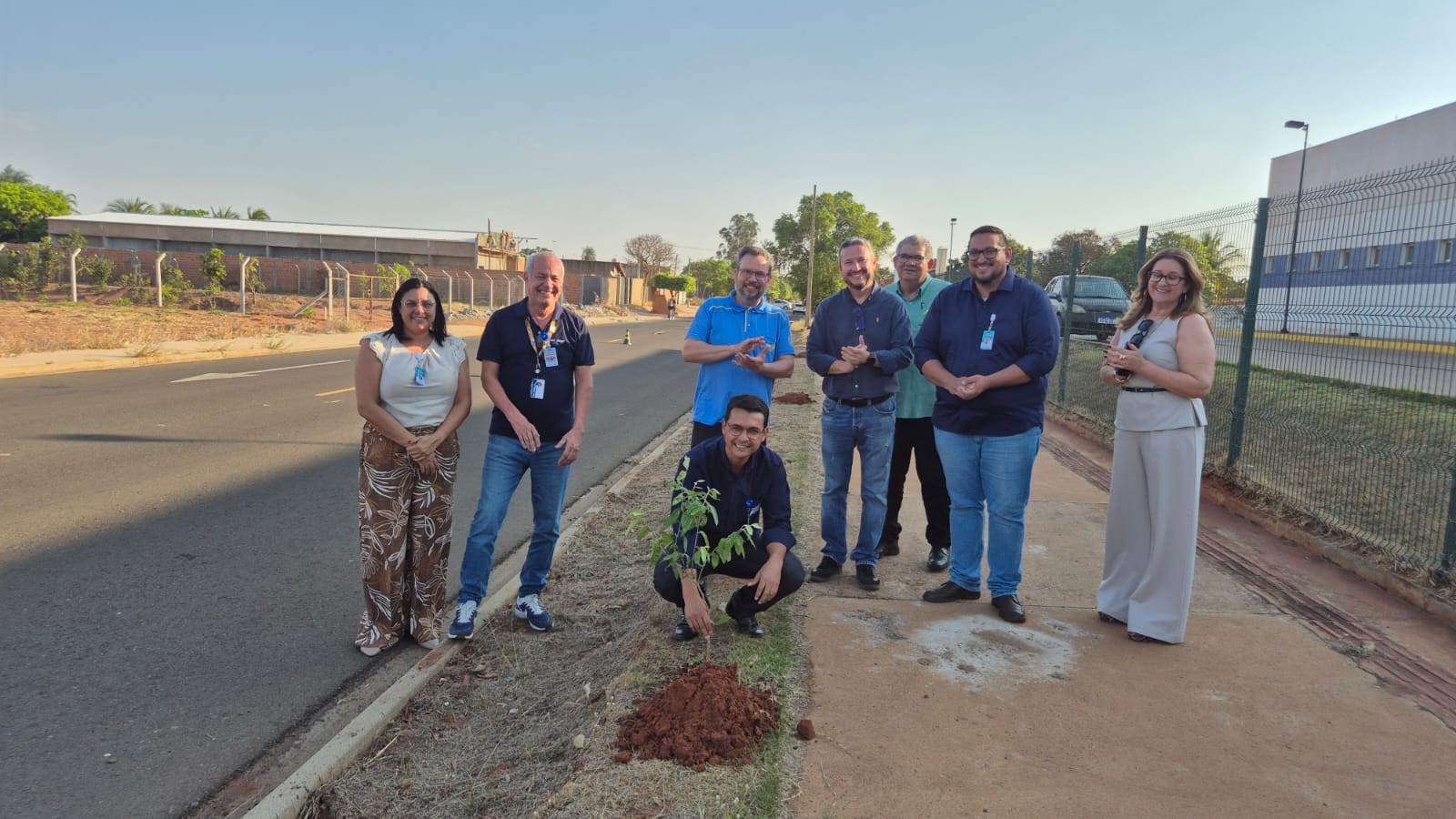 Hospital Regional da Costa Leste Magid Thomé realiza plantio de árvores pelo futuro sustentável