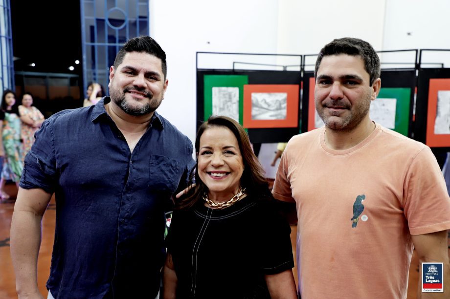 Diretoria de Cultura faz abertura oficial da exposição de artes “Bicho que Voa”
