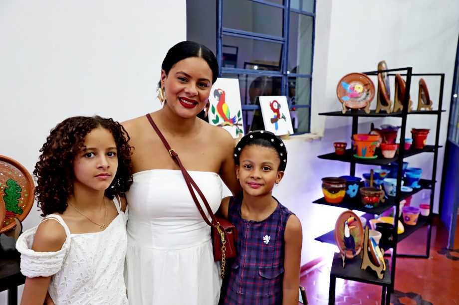 Diretoria de Cultura faz abertura oficial da exposição de artes “Bicho que Voa”