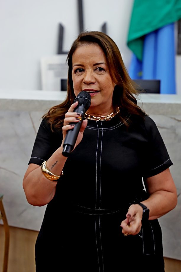 Diretoria de Cultura faz abertura oficial da exposição de artes “Bicho que Voa”