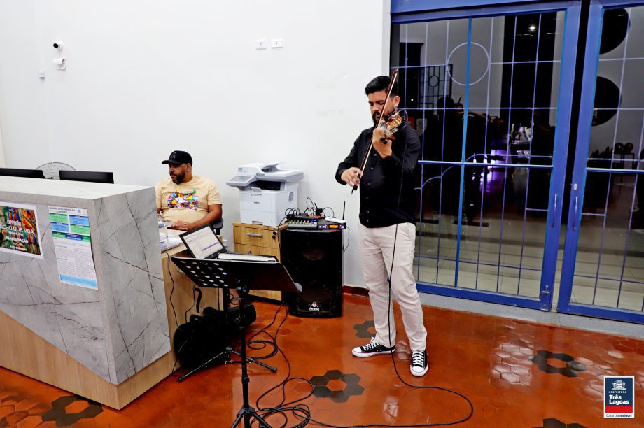 Diretoria de Cultura faz abertura oficial da exposição de artes “Bicho que Voa”