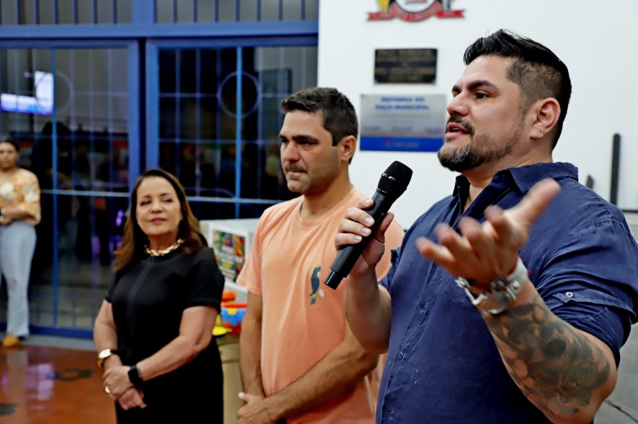 Diretoria de Cultura faz abertura oficial da exposição de artes “Bicho que Voa”