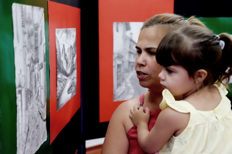 Diretoria de Cultura faz abertura oficial da exposição de artes “Bicho que Voa”