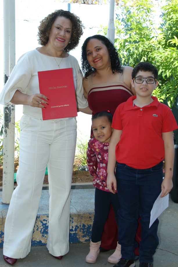 Dez Anos depois: Cápsula do Tempo é aberta e emociona comunidade da Escola Gentil Montalvão Dez Anos depois: Cápsula do Tempo é aberta e emociona comunidade da Escola Gentil Montalvão