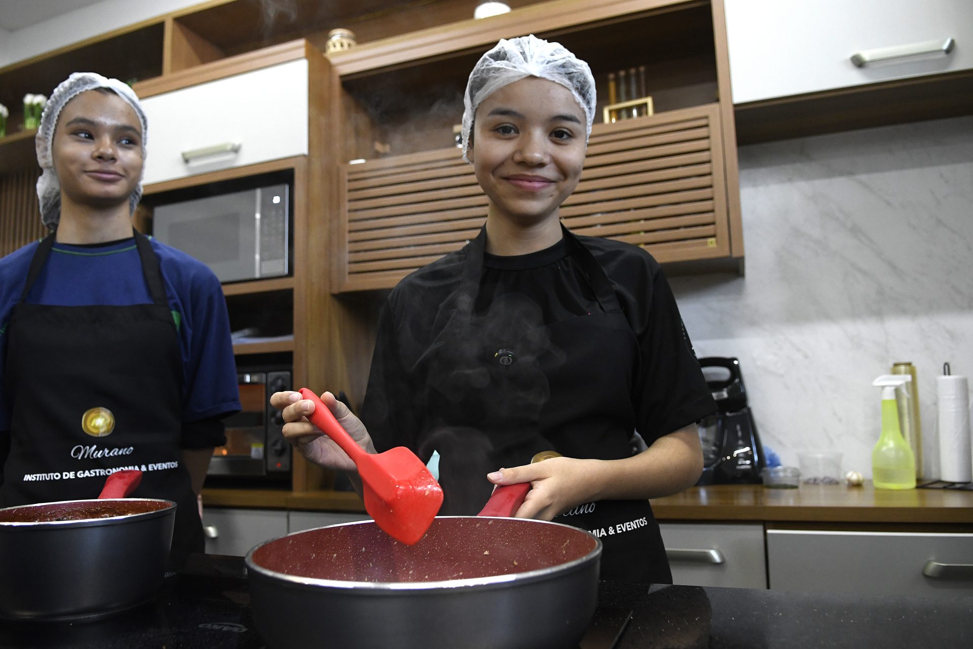 Master Chef na Rede Estadual: alunos aprendem gastronomia e sonham com sucesso na carreira profissional Master Chef na Rede Estadual: alunos aprendem gastronomia e sonham com sucesso na carreira profissional