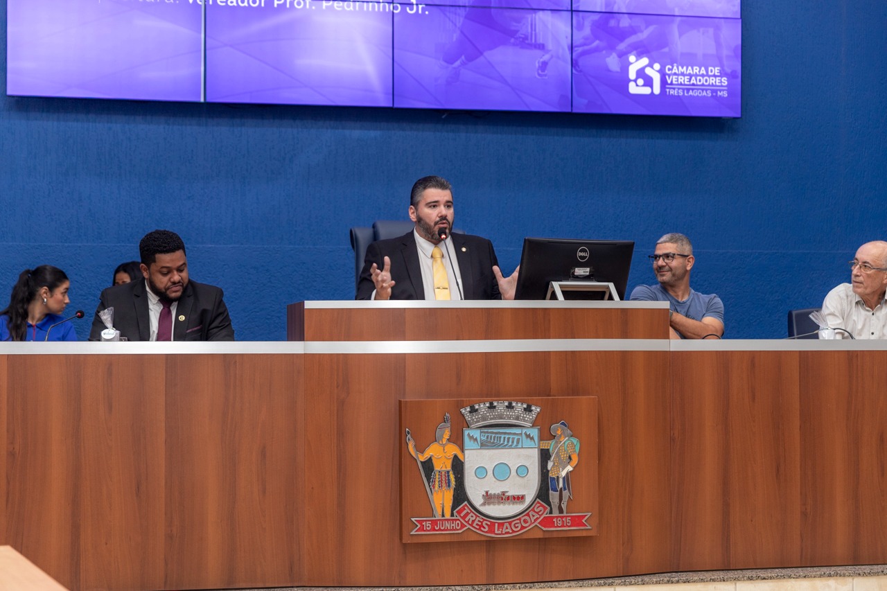 Vereadores realizam sessão solene alusiva ao Dia do Profissional de Educação Física Vereadores realizam sessão solene alusiva ao Dia do Profissional de Educação Física