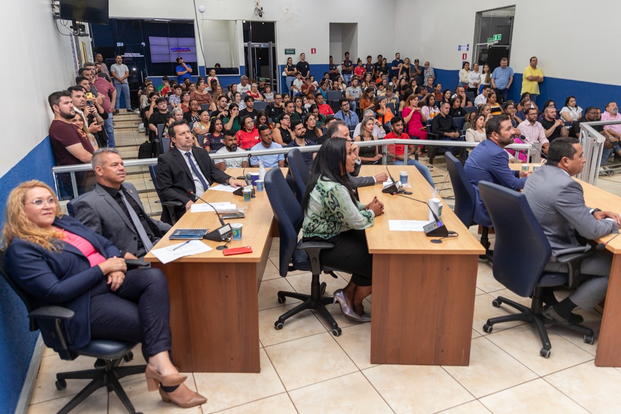 Vereadores realizam sessão solene alusiva ao Dia do Profissional de Educação Física Vereadores realizam sessão solene alusiva ao Dia do Profissional de Educação Física