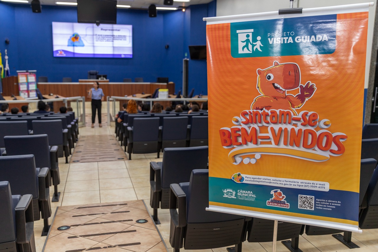 Câmara recebe alunos da escola Exitus no projeto Visita Guiada