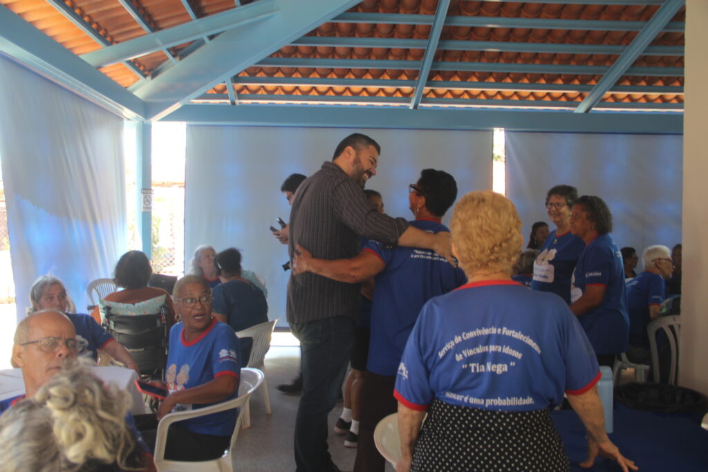 Emoção e renovação: Centro de Convivência “Tia Nega” é entregue revitalizado à comunidade