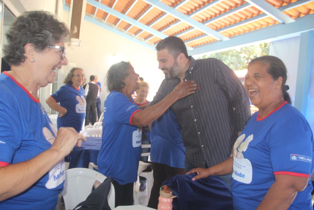 Emoção e renovação: Centro de Convivência “Tia Nega” é entregue revitalizado à comunidade