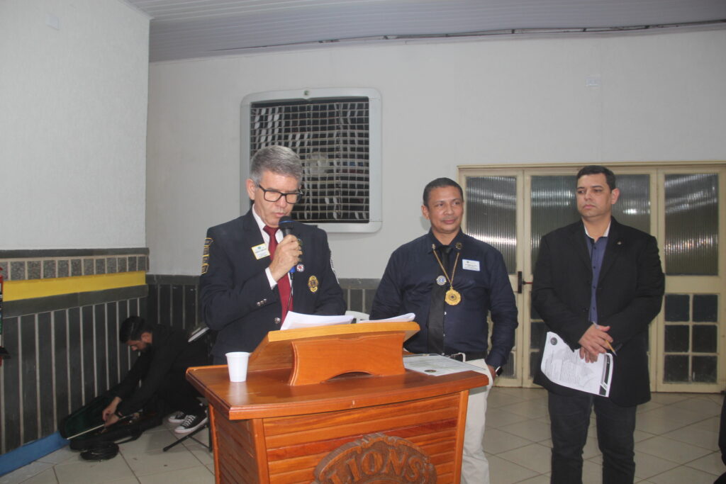 Lions Clube empossa novo presidente em cerimônia marcada por emoção e compromisso com a comunidade
