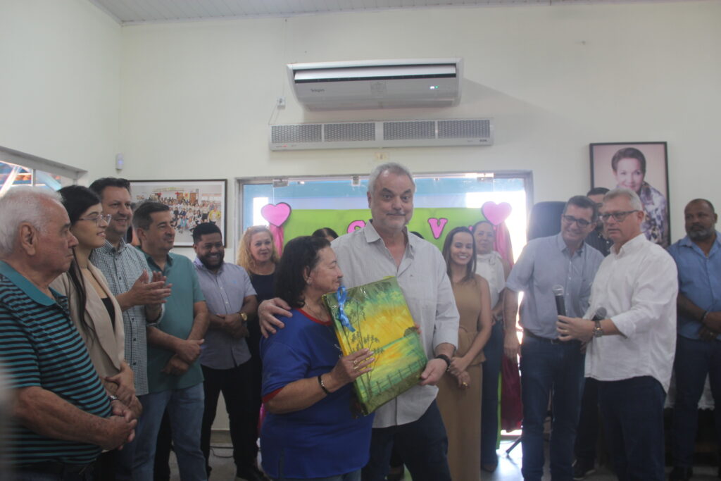 Emoção e renovação: Centro de Convivência “Tia Nega” é entregue revitalizado à comunidade