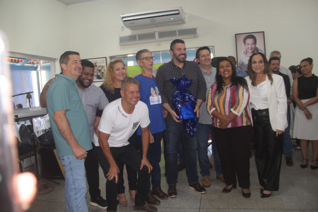 Emoção e renovação: Centro de Convivência “Tia Nega” é entregue revitalizado à comunidade