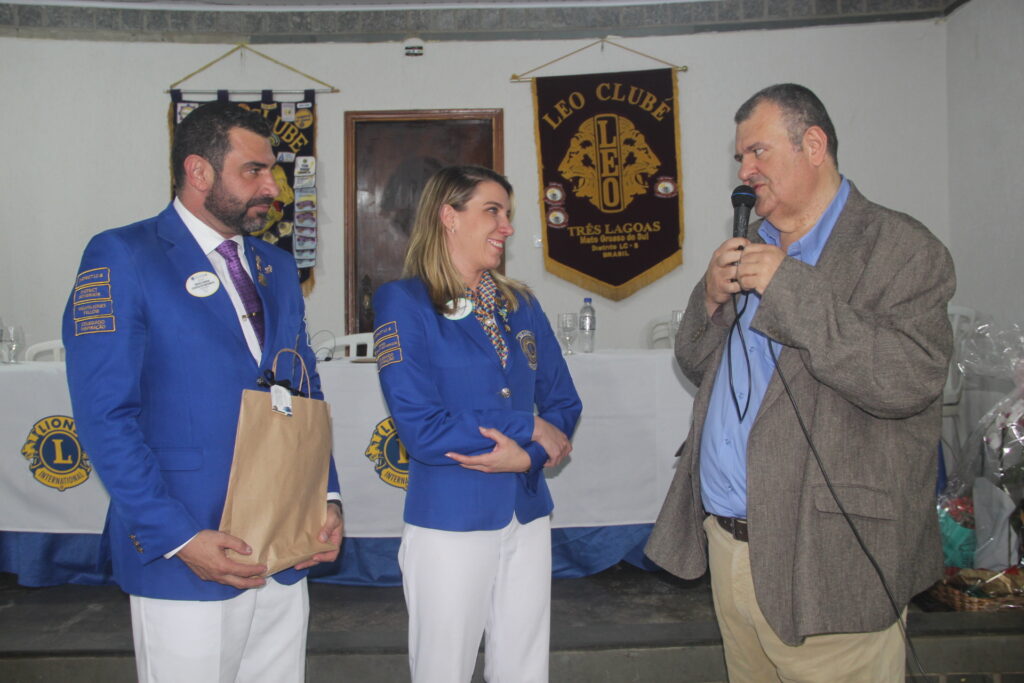Lions Clube empossa novo presidente em cerimônia marcada por emoção e compromisso com a comunidade