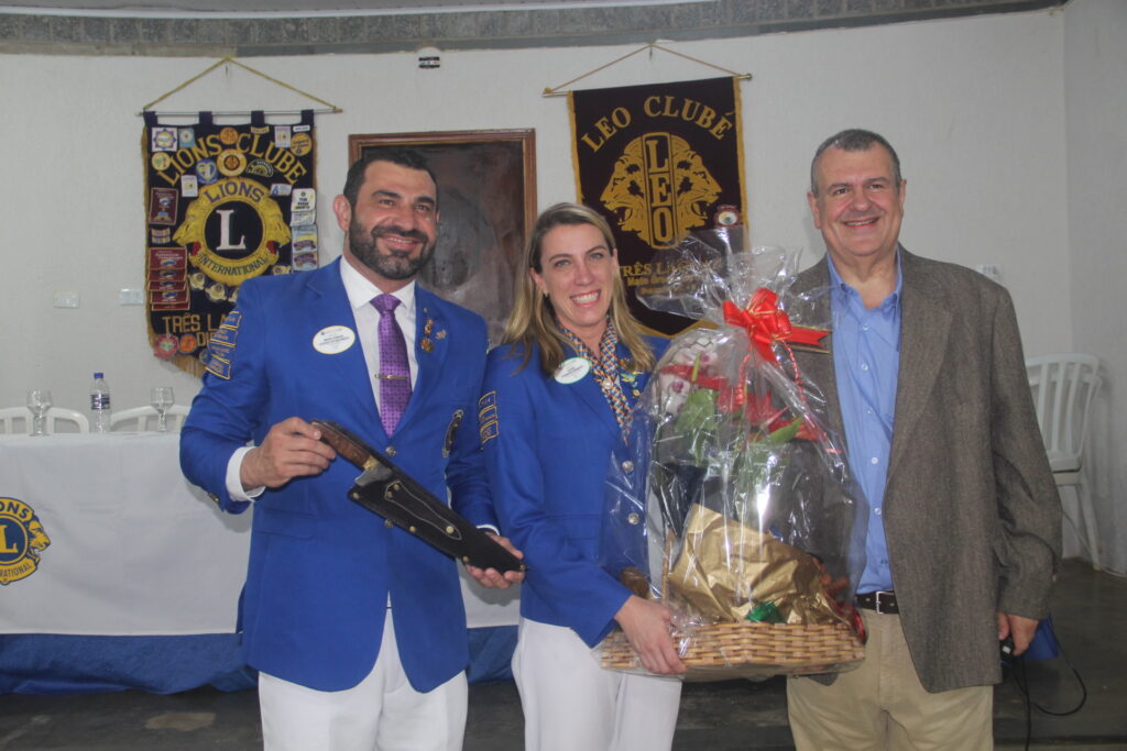 Lions Clube empossa novo presidente em cerimônia marcada por emoção e compromisso com a comunidade