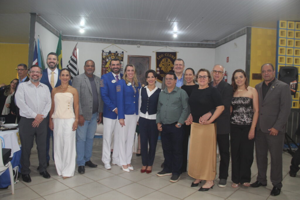 Lions Clube empossa novo presidente em cerimônia marcada por emoção e compromisso com a comunidade