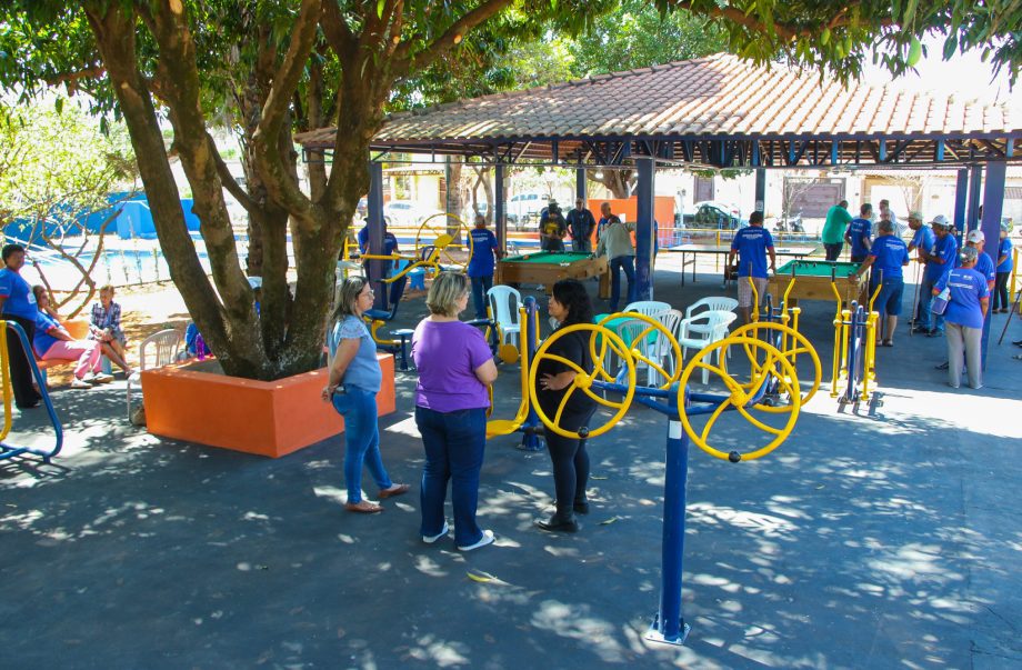 Entrega da revitalização do SCFV “Tia Nega” teve festa para os idosos