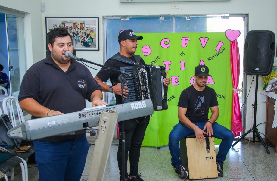 Entrega da revitalização do SCFV “Tia Nega” teve festa para os idosos