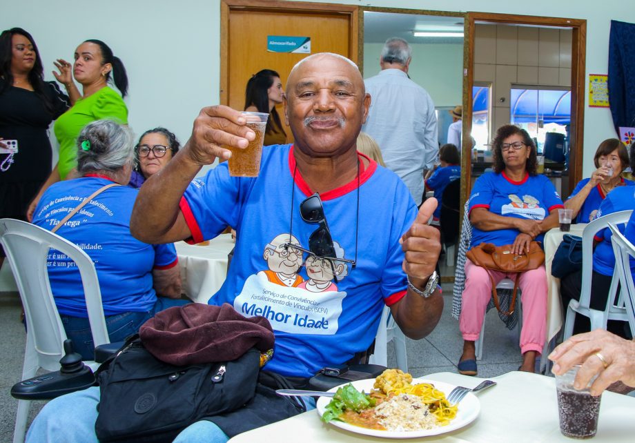 Entrega da revitalização do SCFV “Tia Nega” teve festa para os idosos