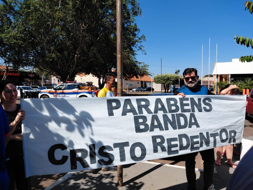 Bi-campeã Estadual 2025, Banda Marcial Cristo Redentor é recebida com carreata em Três Lagoas Bi-campeã Estadual 2025, Banda Marcial Cristo Redentor é recebida com carreata em Três Lagoas