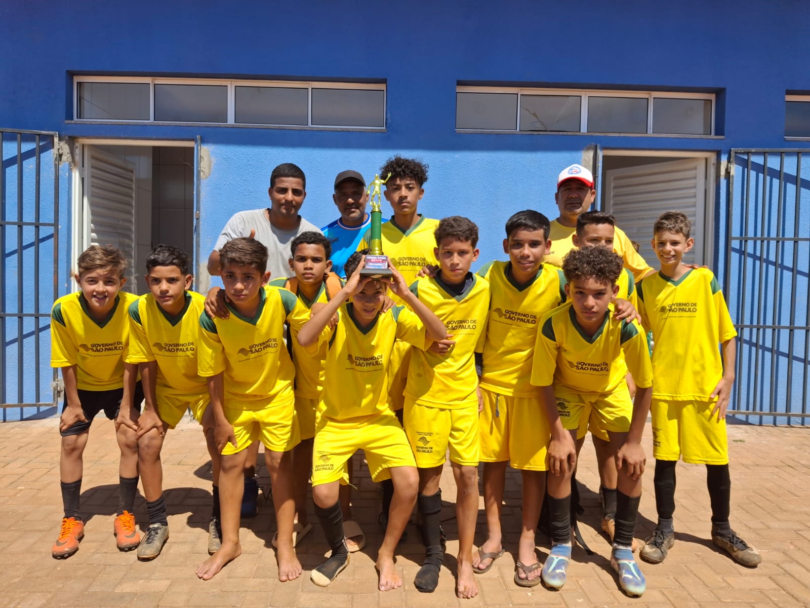 Craques de Cristo conquista o título do Torneio de Futebol no Osmar Dutra em Três Lagoas Craques de Cristo conquista o título do Torneio de Futebol no Osmar Dutra em Três Lagoas