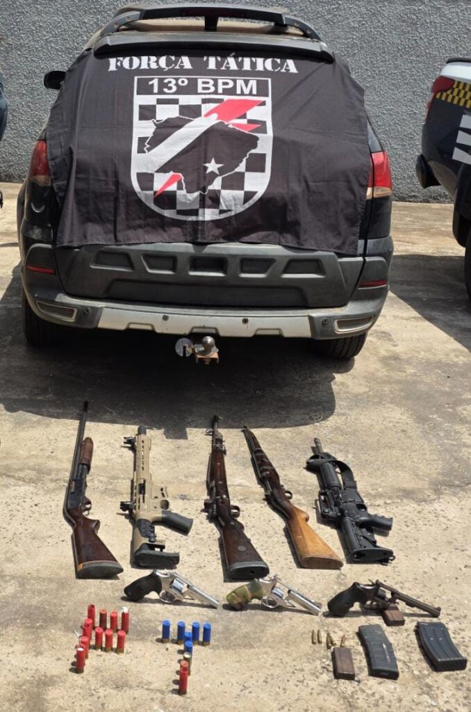 Polícia Militar apreende arsenal de armas de fogo na MS-240 em Paranaíba
