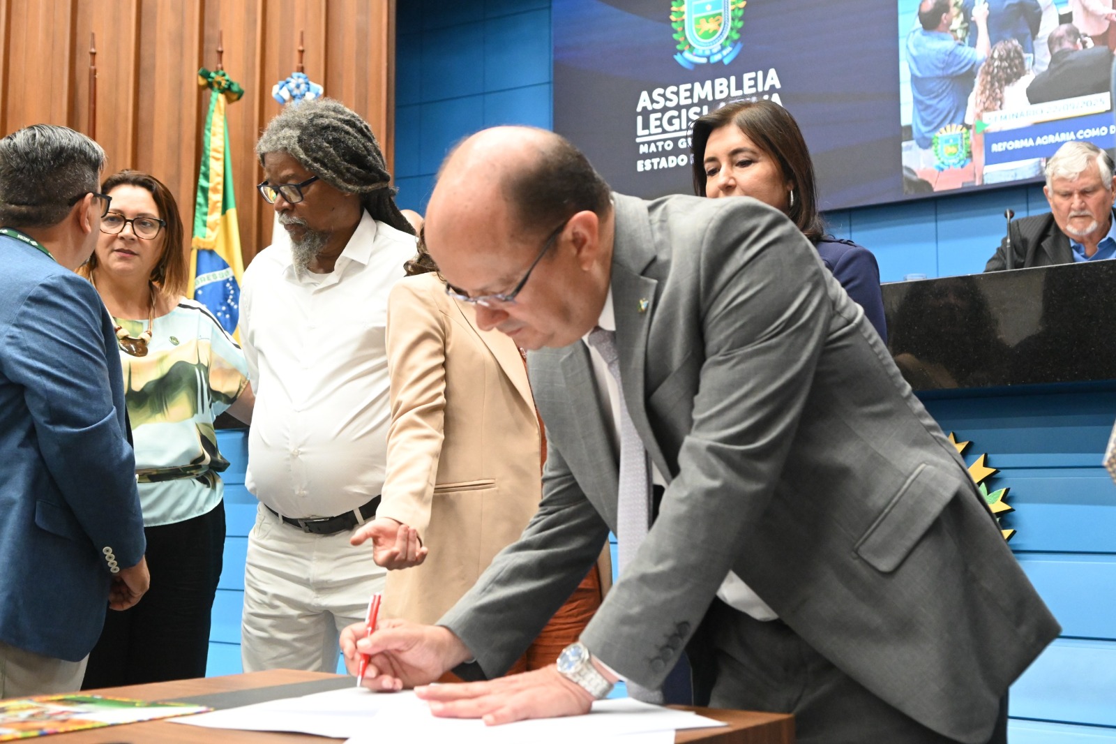 Governo de MS lidera parceria histórica com União para moradia e energia limpa em comunidades quilombolas Governo de MS lidera parceria histórica com União para moradia e energia limpa em comunidades quilombolas