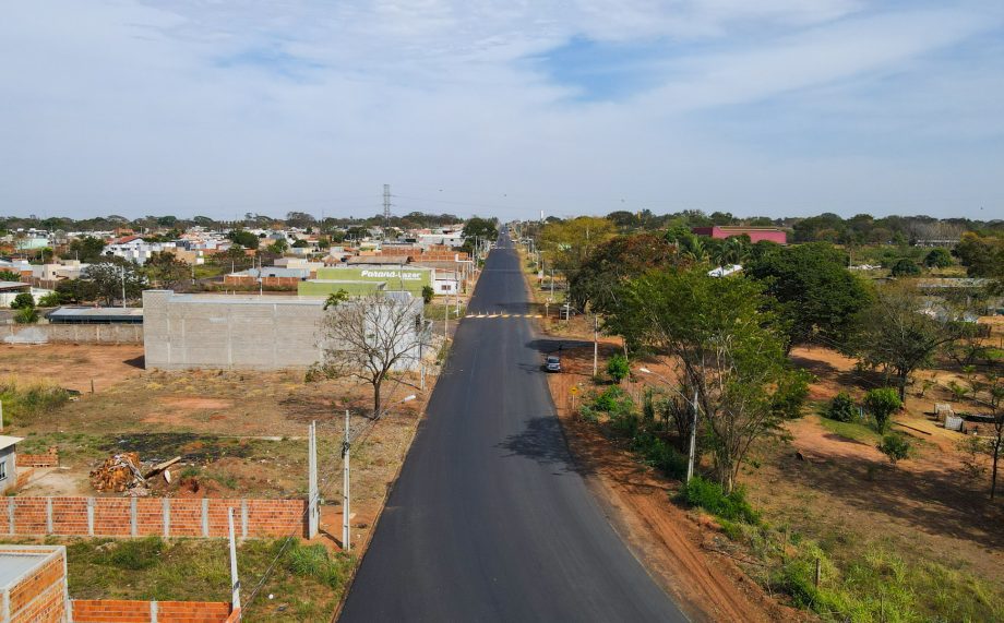 Prefeitura finaliza recapeamento na Rua Egídio Thomé Prefeitura finaliza recapeamento na Rua Egídio Thomé