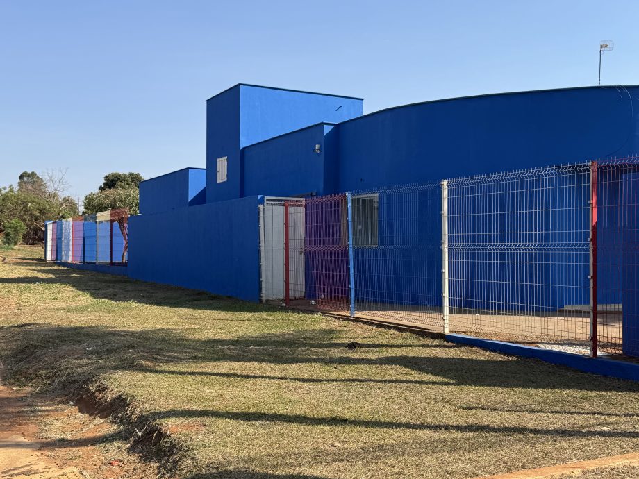 Equipe de manutenção predial da Prefeitura de Três Lagoas realiza reforma em prédios públicos