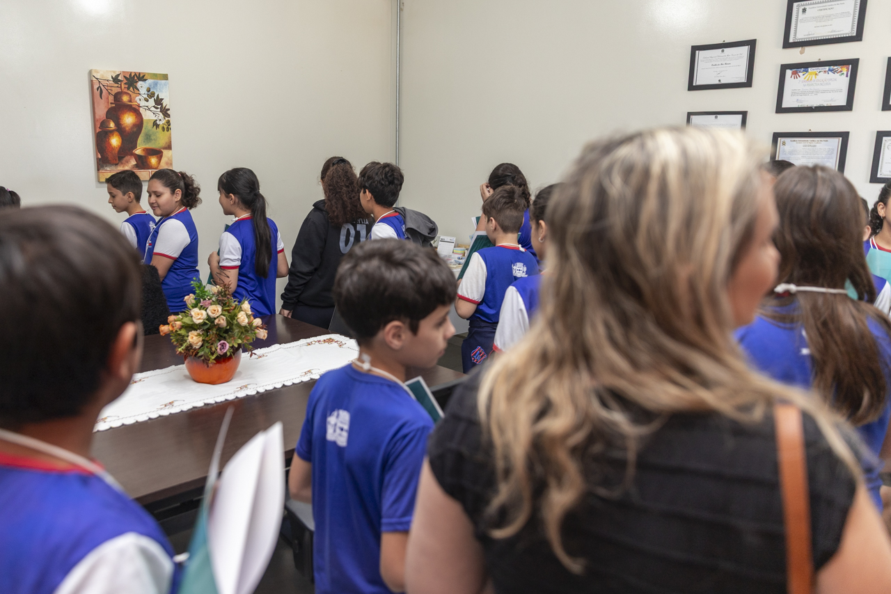 Estudantes da EM Gentil Rodrigues Montalvão participam do programa Visita Guiada