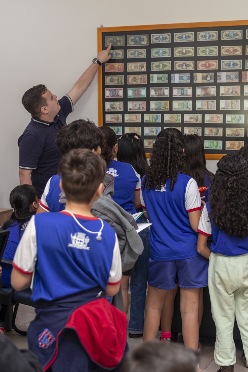 Estudantes da EM Gentil Rodrigues Montalvão participam do programa Visita Guiada
