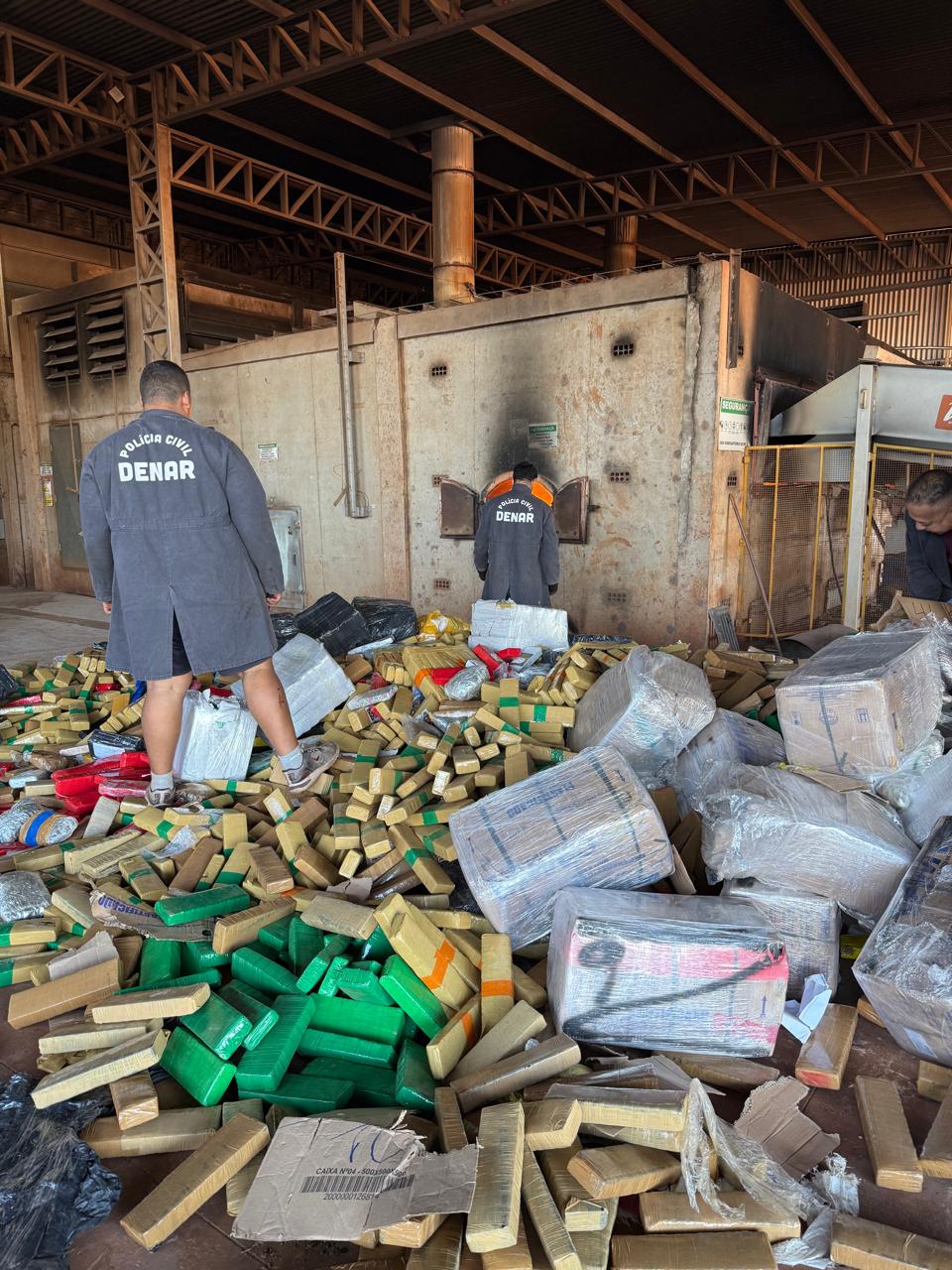Polícia Civil incinera aproximadamente 12 toneladas de drogas em Campo Grande
