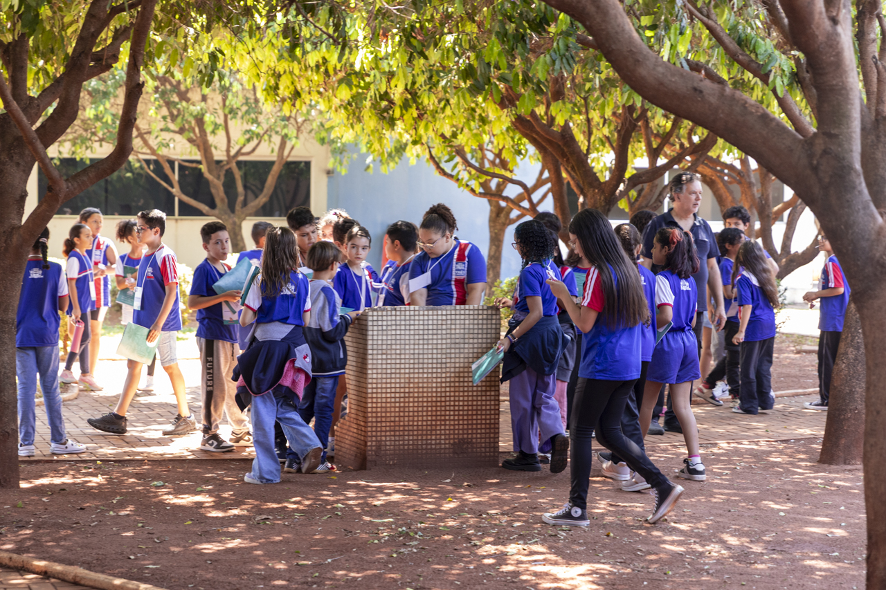 Alunos da Visita Guiada participam de sessão extraordinária