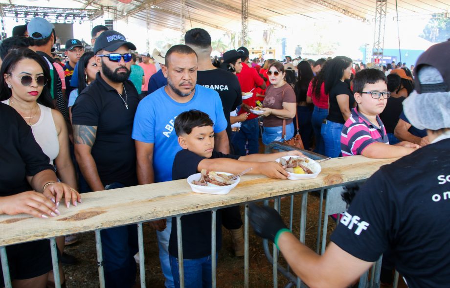 18ª Cavalgada de Arapuá reuniu mais de 11 mil pessoas; veja as fotos