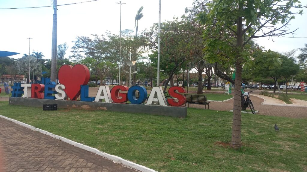 Três Lagoas se ilumina e entra no clima mágico do Natal Três Lagoas se ilumina e entra no clima mágico do Natal