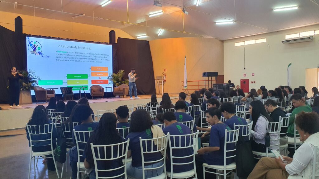 Feira “Raízes do Futuro” conecta estudantes e setor florestal no Vale da Celulose Feira “Raízes do Futuro” conecta estudantes e setor florestal no Vale da Celulose