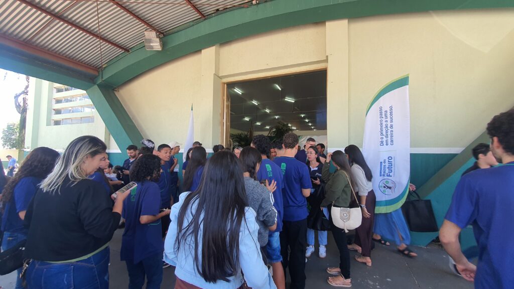 Feira “Raízes do Futuro” conecta estudantes e setor florestal no Vale da Celulose Feira “Raízes do Futuro” conecta estudantes e setor florestal no Vale da Celulose