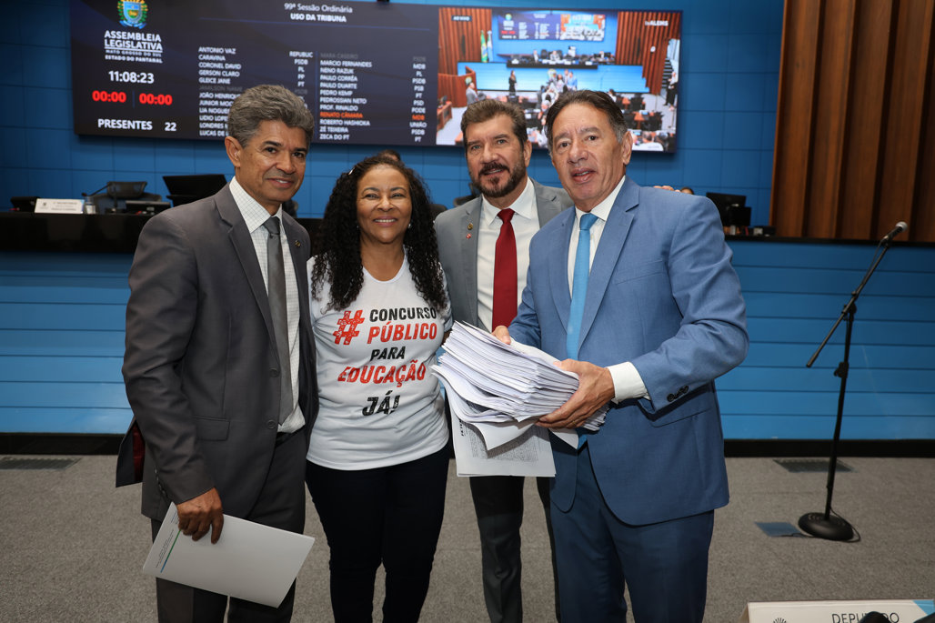 FETEMS entrega mais de 90 mil assinaturas e realiza mobilização histórica pela realização de concurso público para a Educação MS FETEMS entrega mais de 90 mil assinaturas e realiza mobilização histórica pela realização de concurso público para a Educação MS