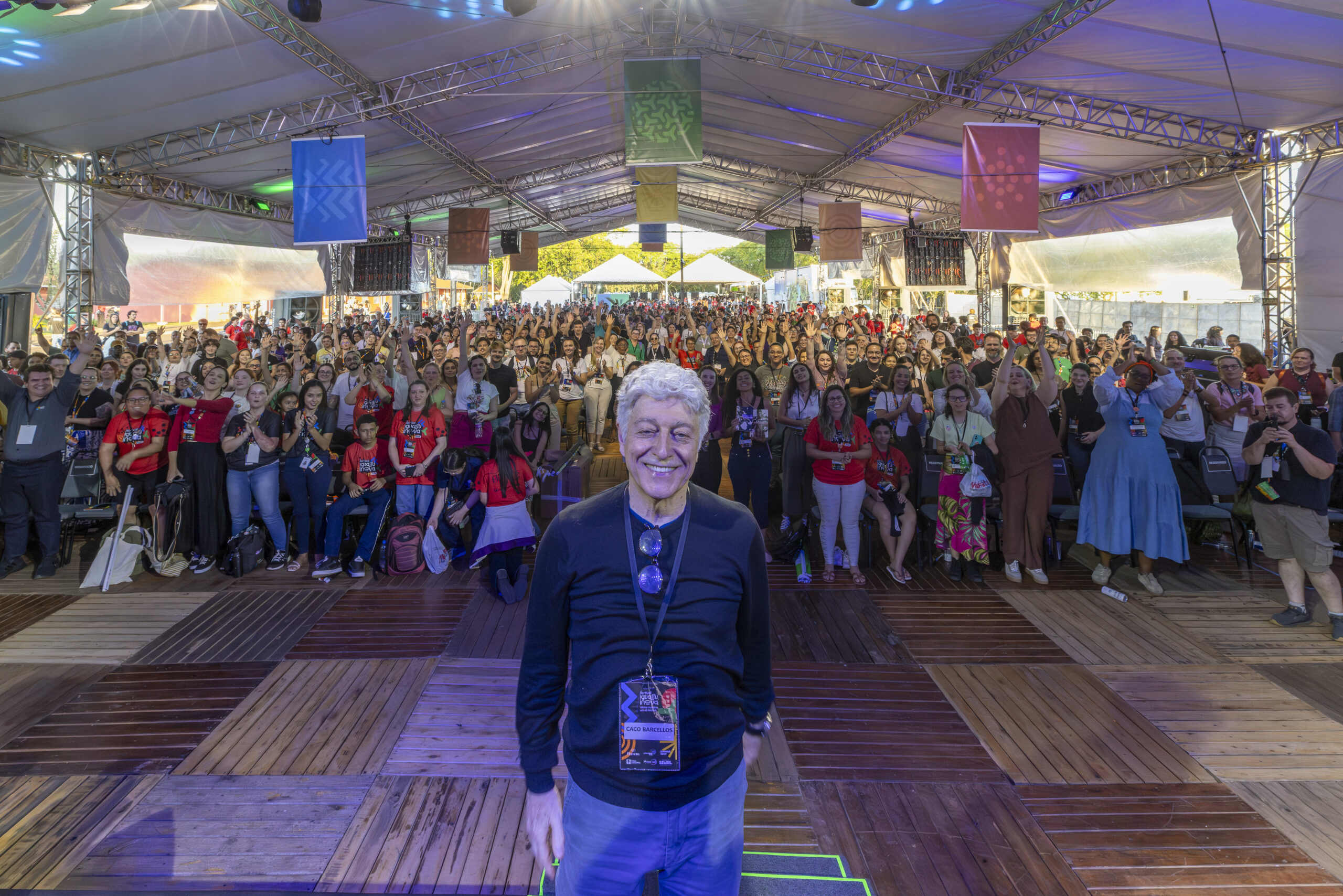 Caco Barcellos destaca a força do jornalismo como instrumento de transformação Caco Barcellos destaca a força do jornalismo como instrumento de transformação